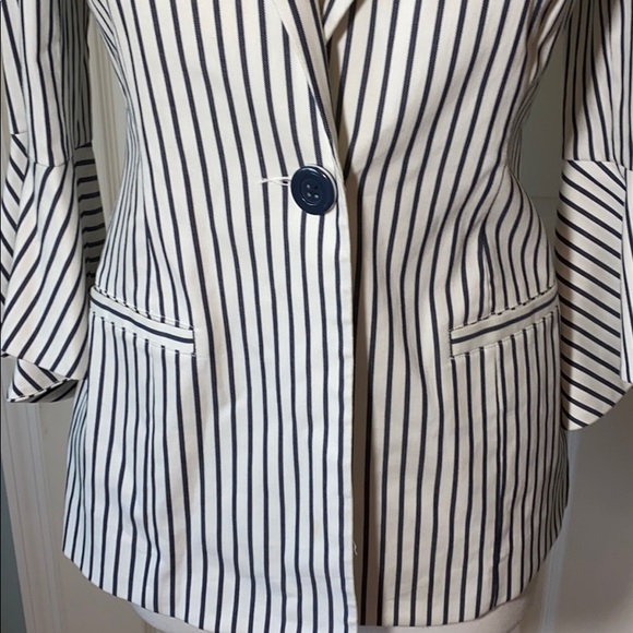 Cabi striped bell sleeve blazer - Picture 10 of 14